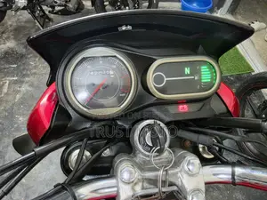 Bajaj V15 2017 Red