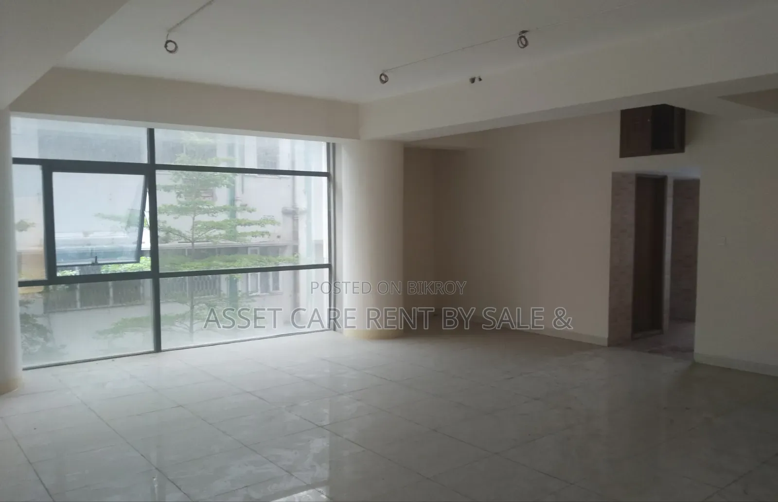 3710 SQF Commercial Speech Rent @ Gulshan-2 Circle
