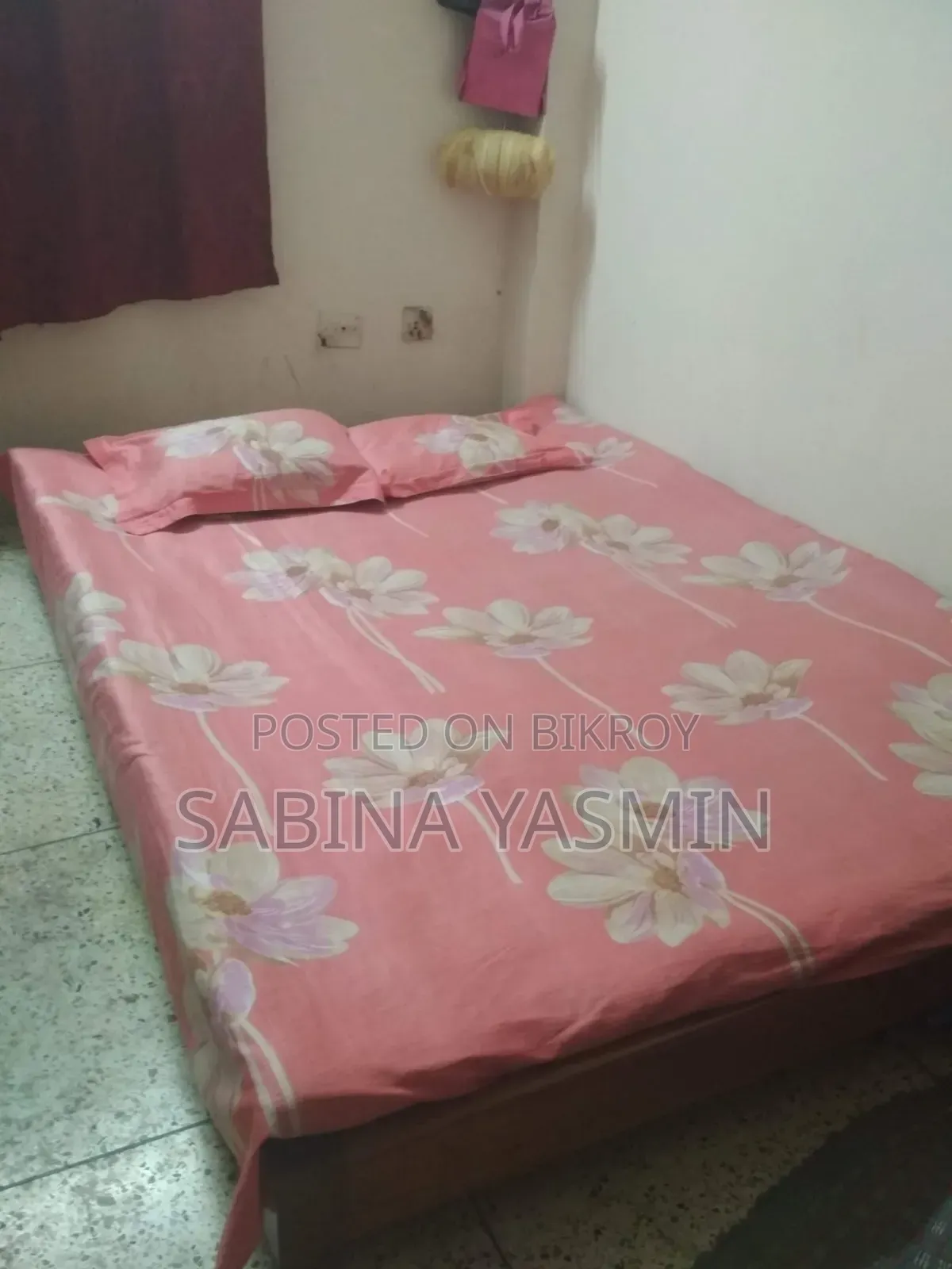 Queen Size Bed and a King Size Mattress