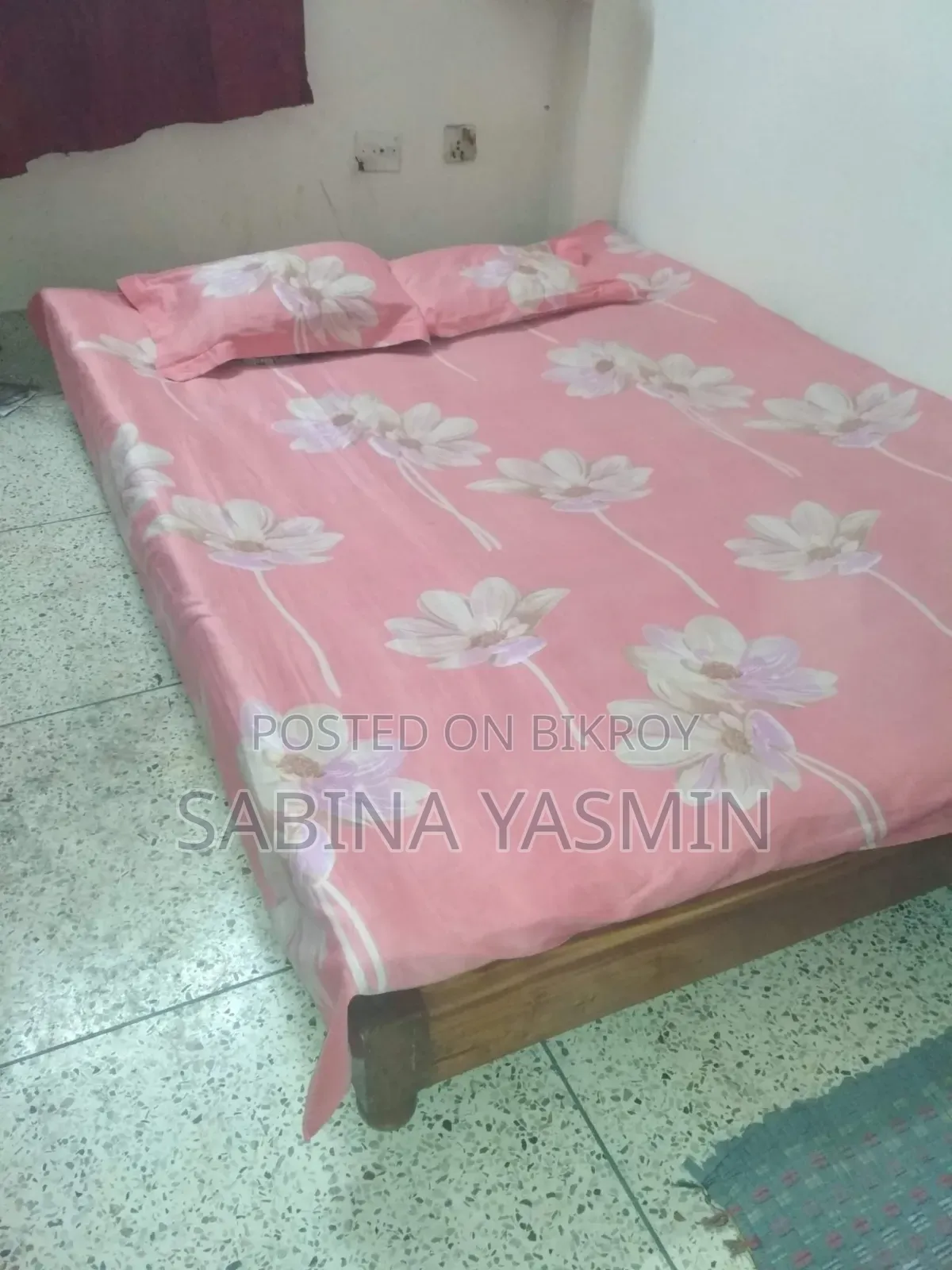 Queen Size Bed and a King Size Mattress