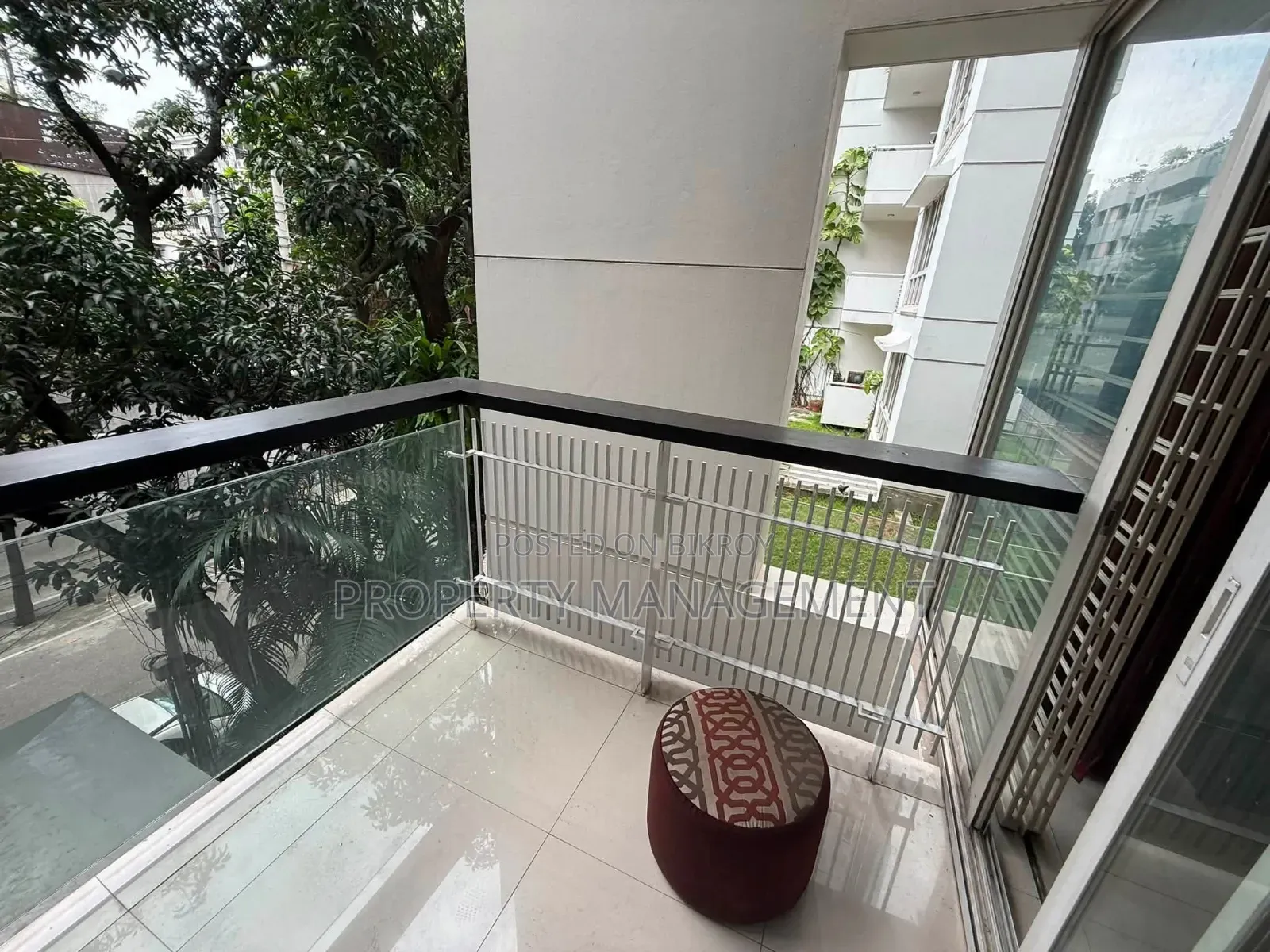 Furnished 3bdrm Apartment in Banani for rent