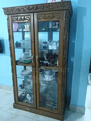 শো-কেস (সেগুন কাঠ)