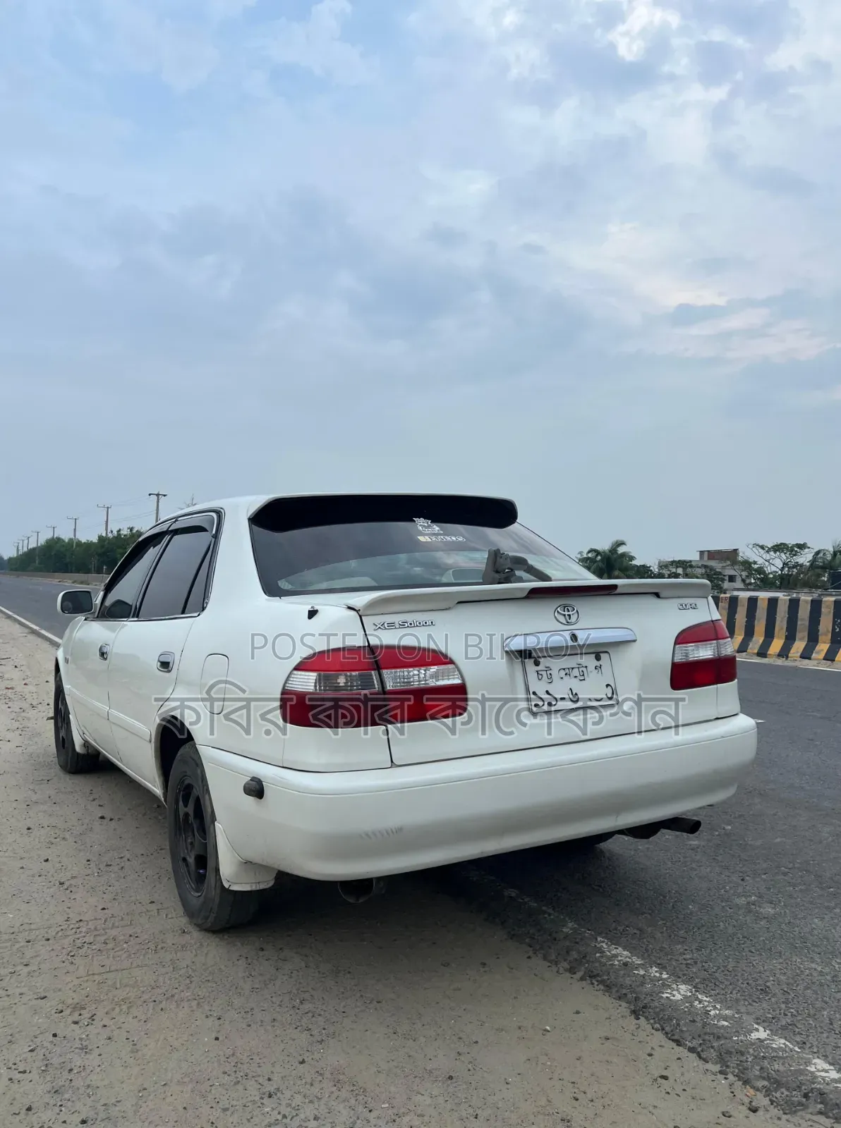 Toyota Corolla 2000 White