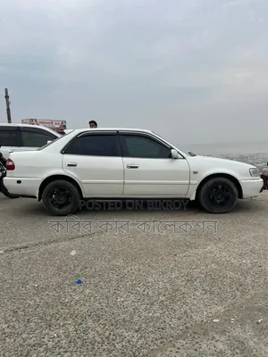 Toyota Corolla 2000 White