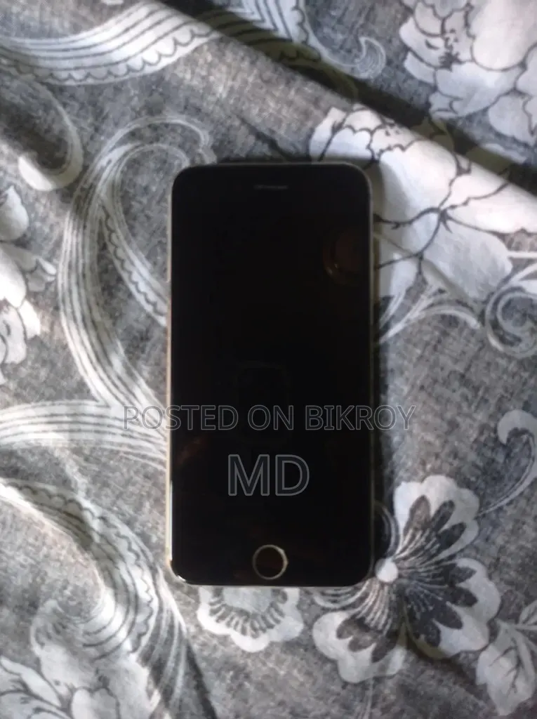 Apple iPhone 6s 64 GB White