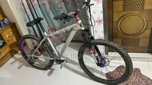ব্র্যান্ড নিউ সাইকেল