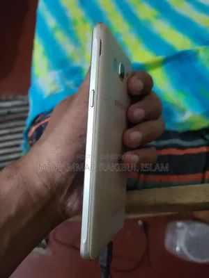 Samsung Galaxy J5 8 GB Gold
