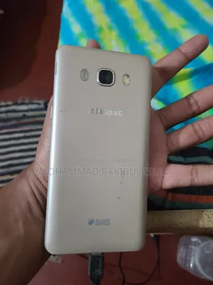 Samsung Galaxy J5 8 GB Gold