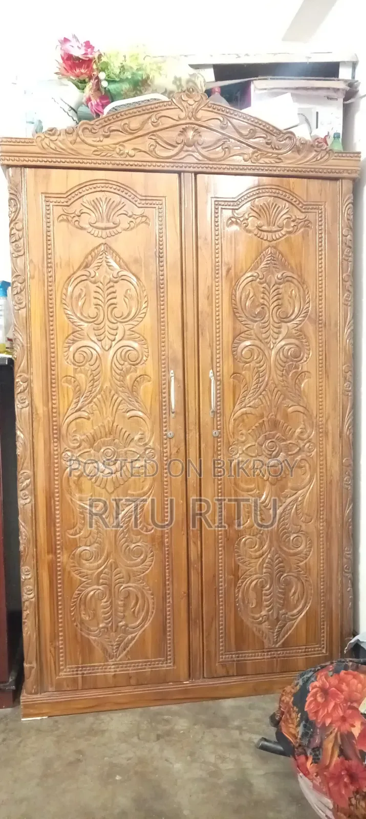সেগুন কাঠের আলমারি