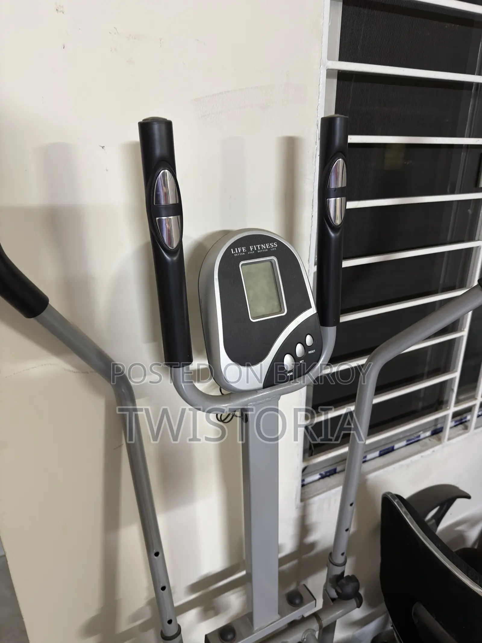 Cross Trainer