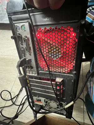 Desktop Computer HP 4GB Intel Core i3 HDD+SSD 1T