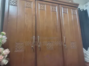তিন পাল্লার আলমার