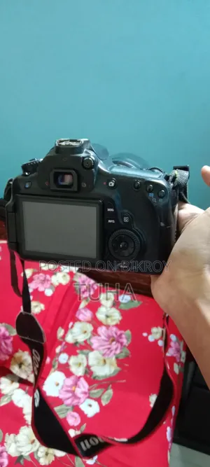 Canon 60D DSLR Camera