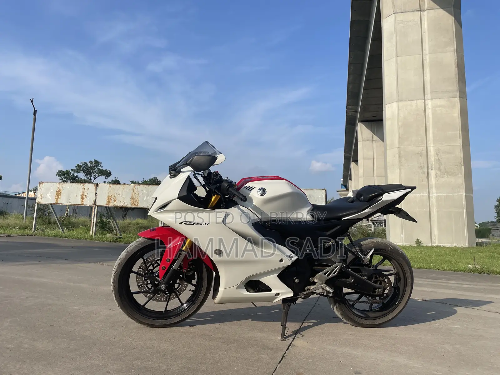 Yamaha R15M 2023 White