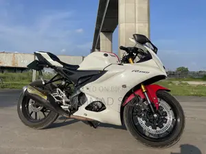 Yamaha R15M 2023 White