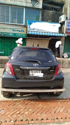 Toyota Vitz 2011 Black
