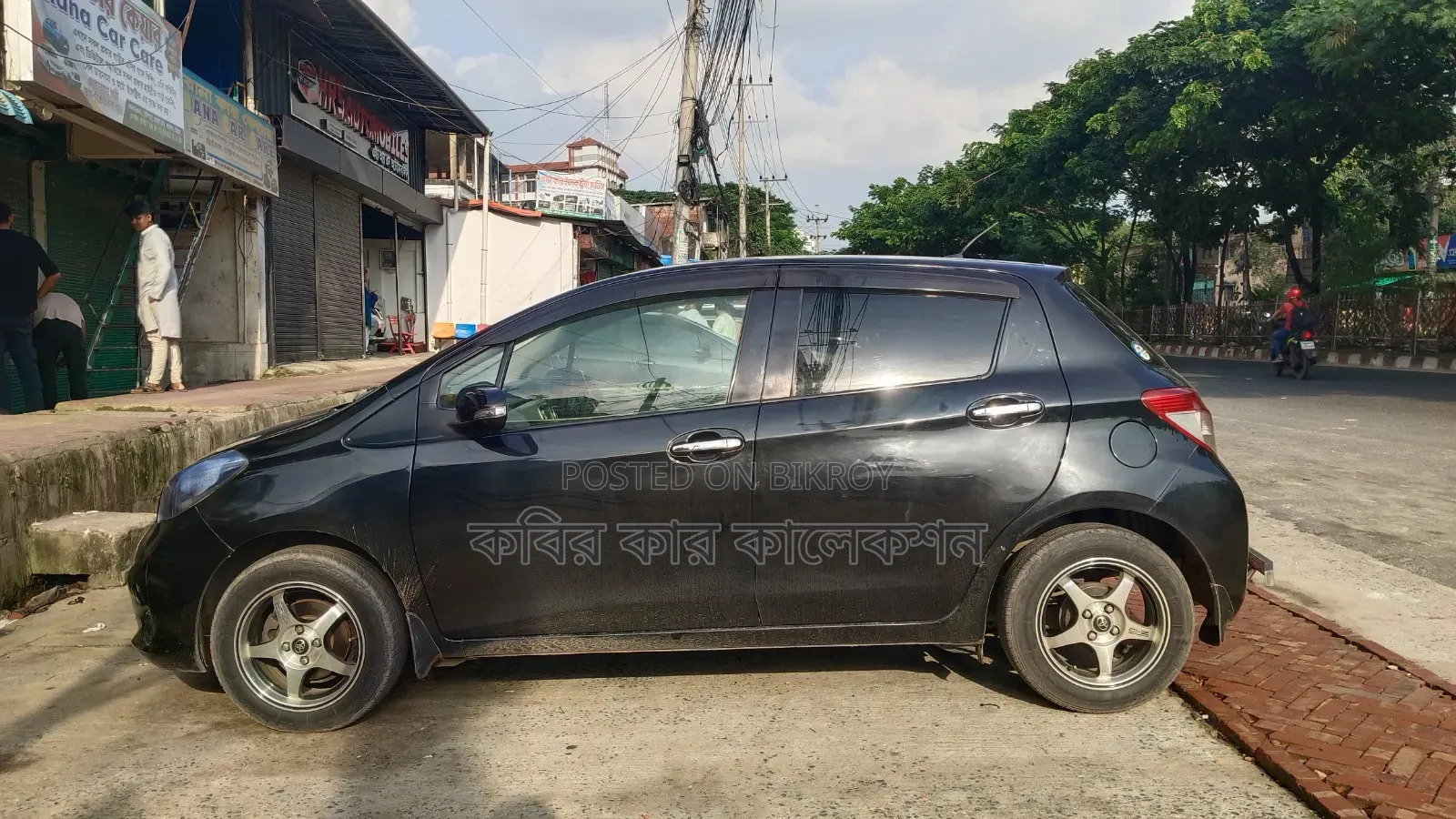 Toyota Vitz 2011 Black