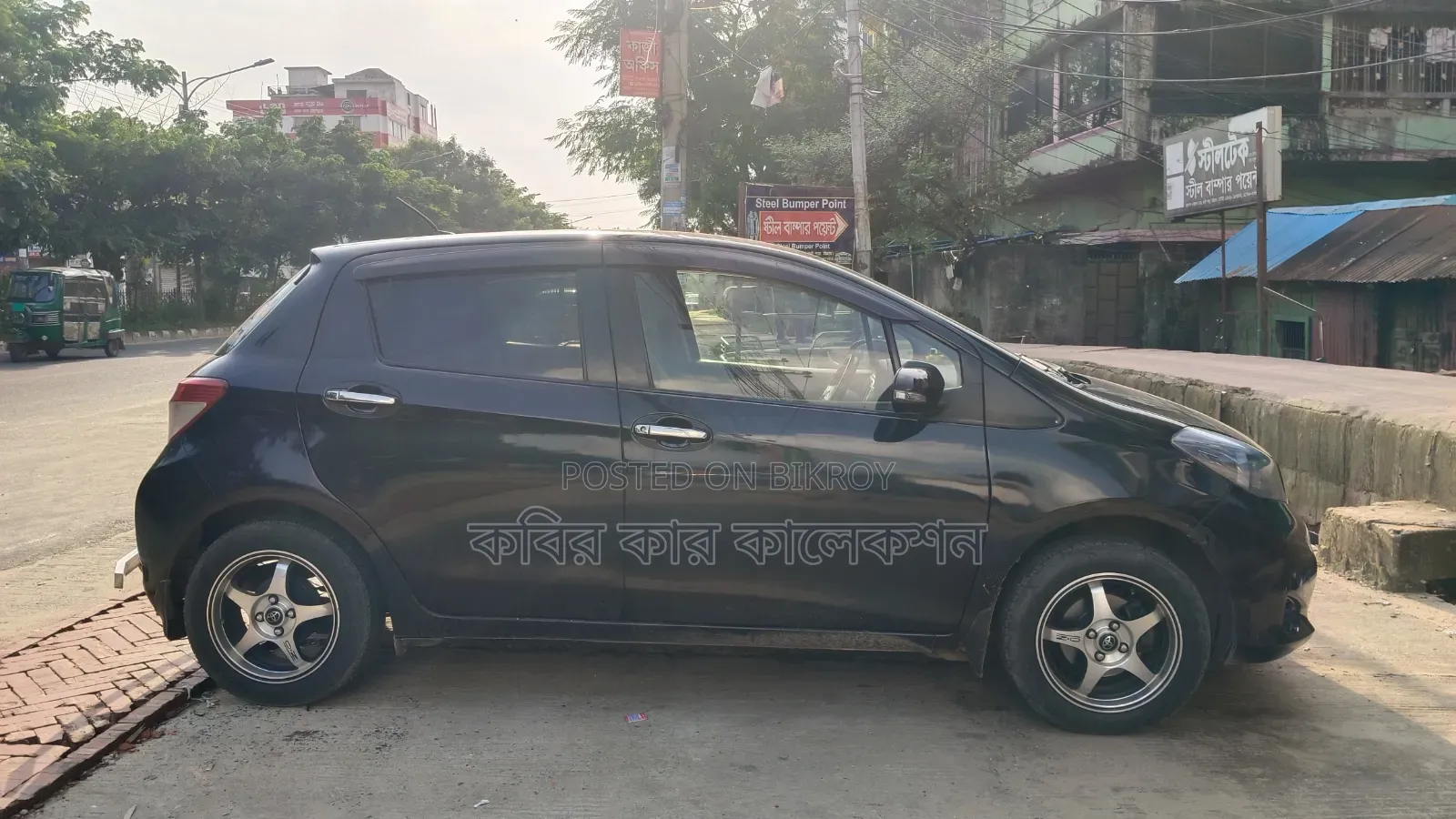 Toyota Vitz 2011 Black