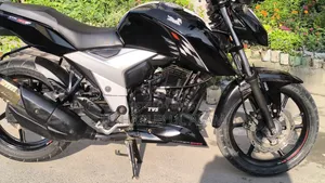 TVS Apache RTR 160 4V 2022 Black