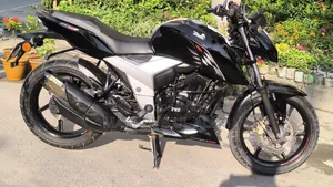 TVS Apache RTR 160 4V 2022 Black