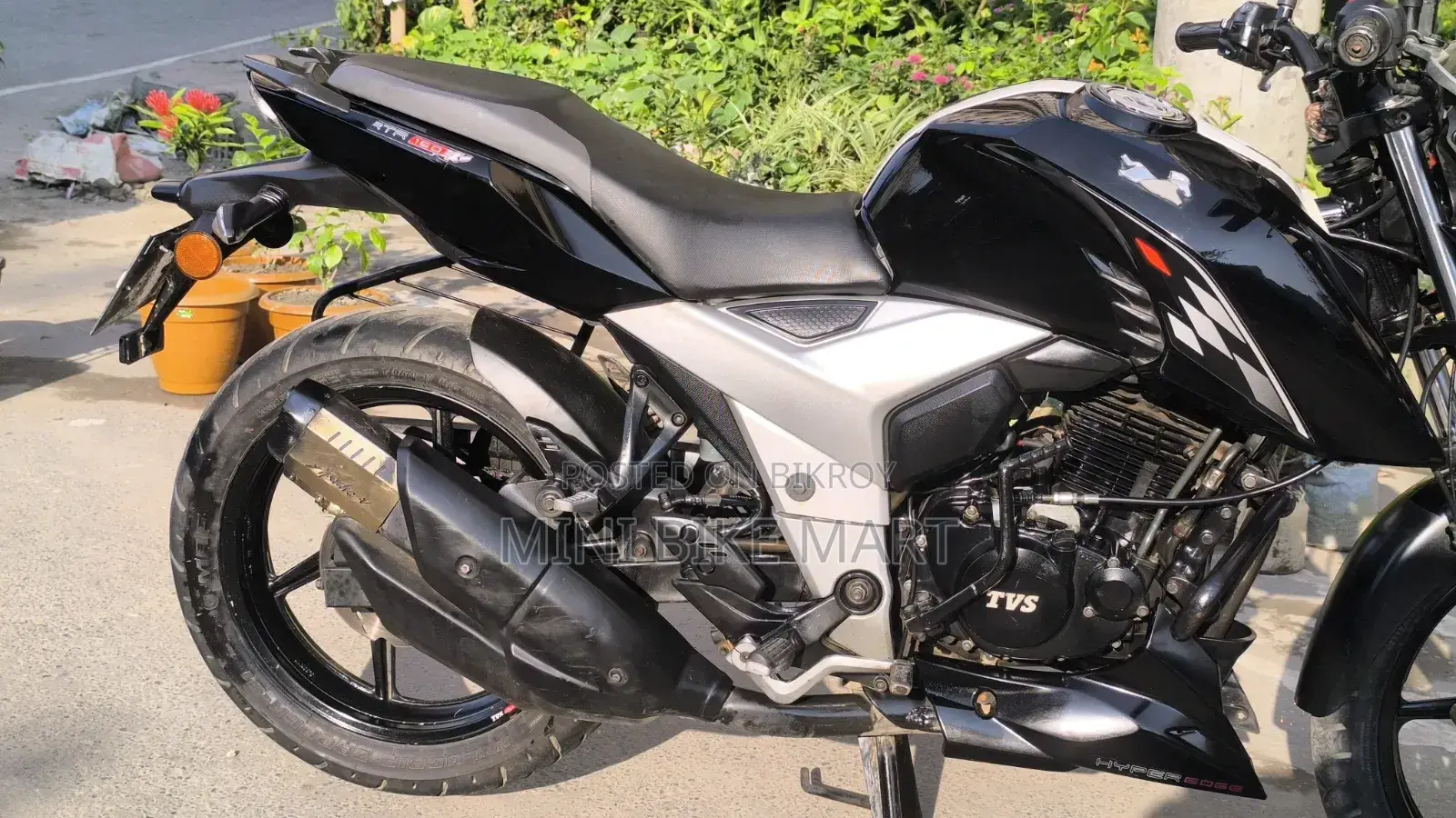 TVS Apache RTR 160 4V 2022 Black