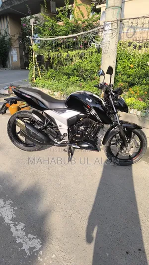 TVS Apache RTR 160 4V 2022 Black