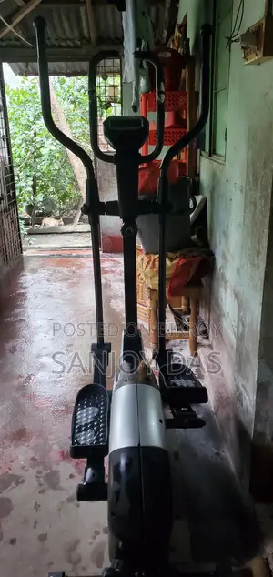 Cross Running Machine Ta Bicri Hobe Vlo Conditon a Ache Ekdom Notun Er