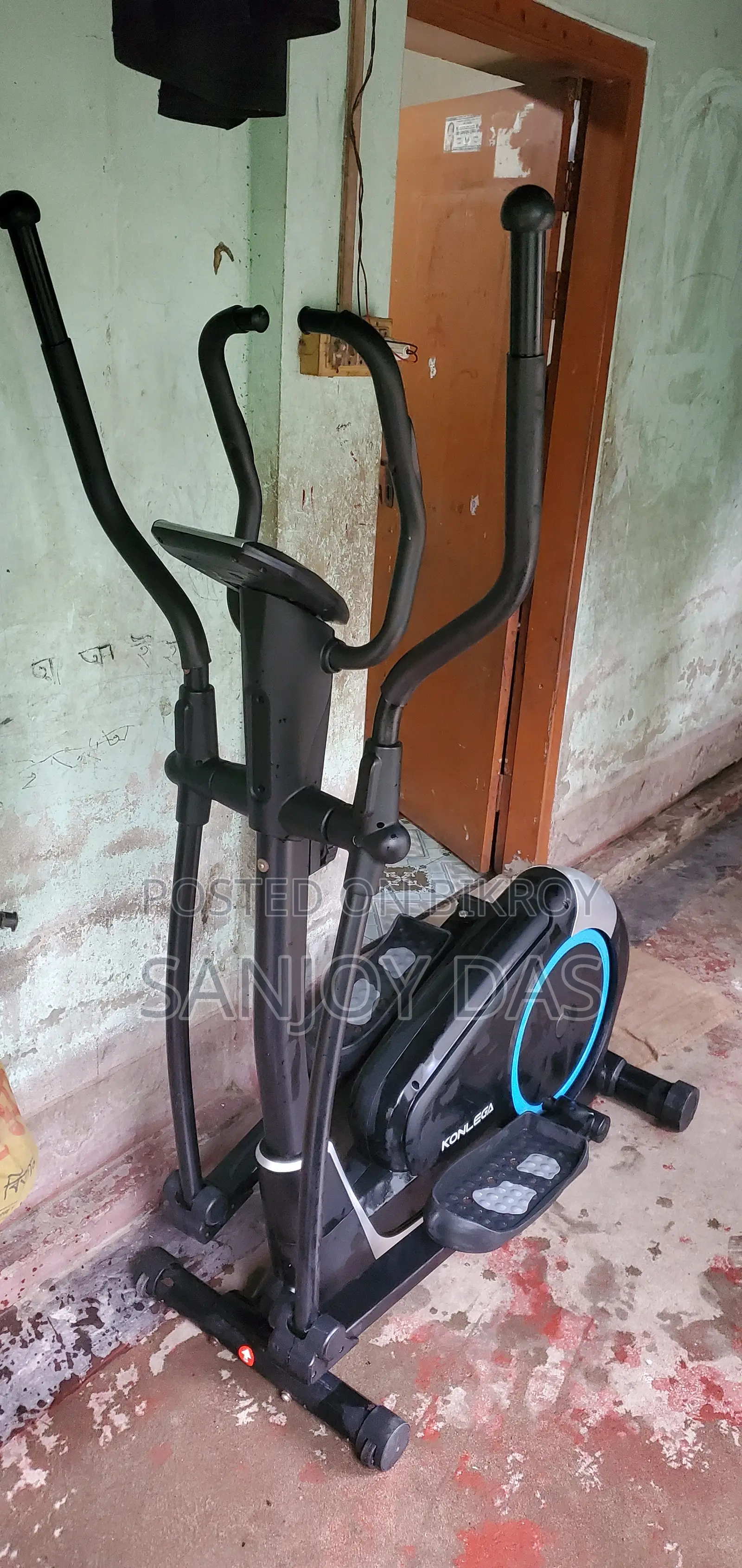 Cross Running Machine Ta Bicri Hobe Vlo Conditon a Ache Ekdom Notun Er