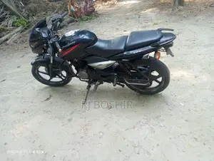 Bajaj Pulsar 135 . 2011