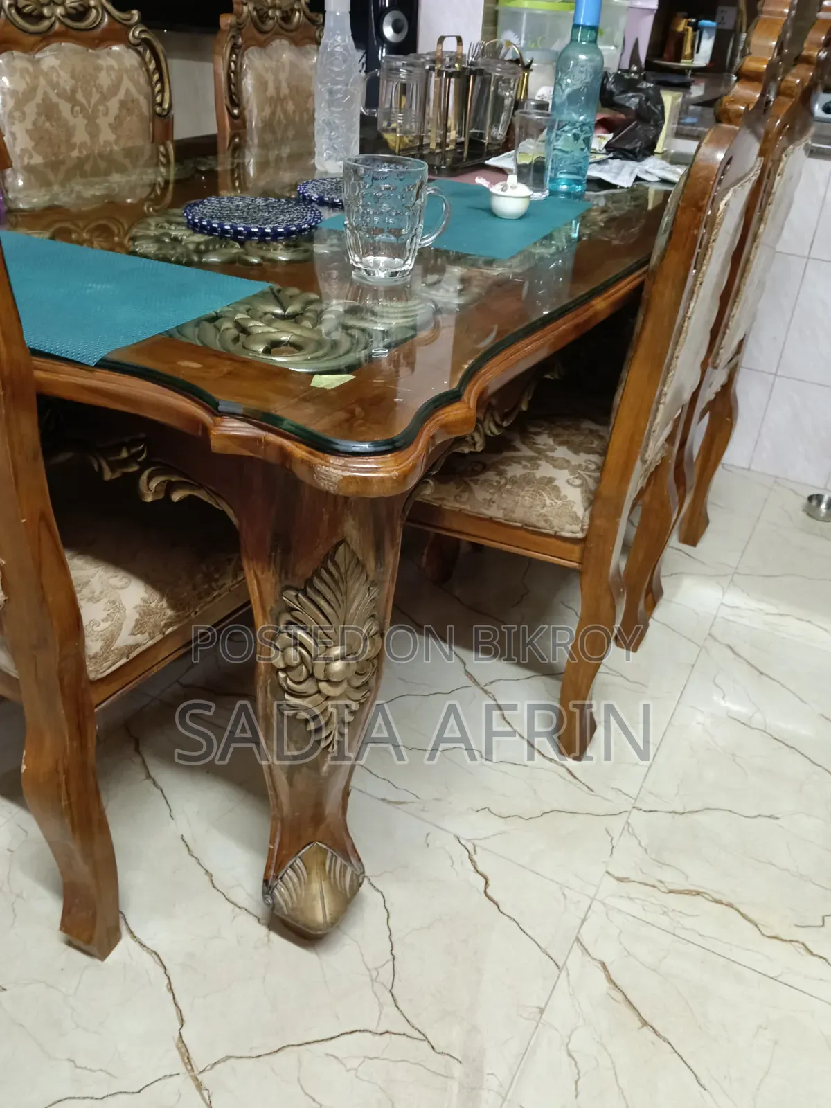 ভিক্টোরিয়া ডিজাইন সেগুনের টেবিল চেয়ার।