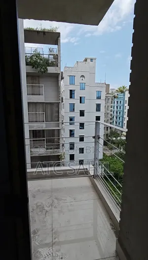 4bdrm Apartment in the South, Basundhara for Sale