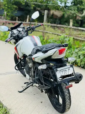 TVS Apache RTR 160 2V 2026 White