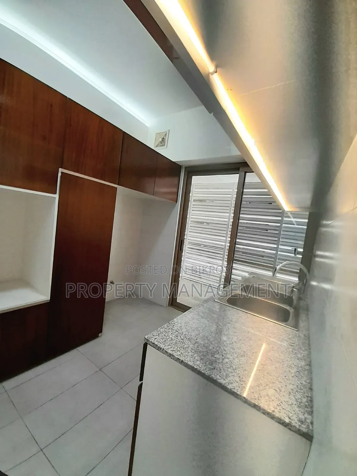 4 Bedroom Apartment in Baridhara for Rent