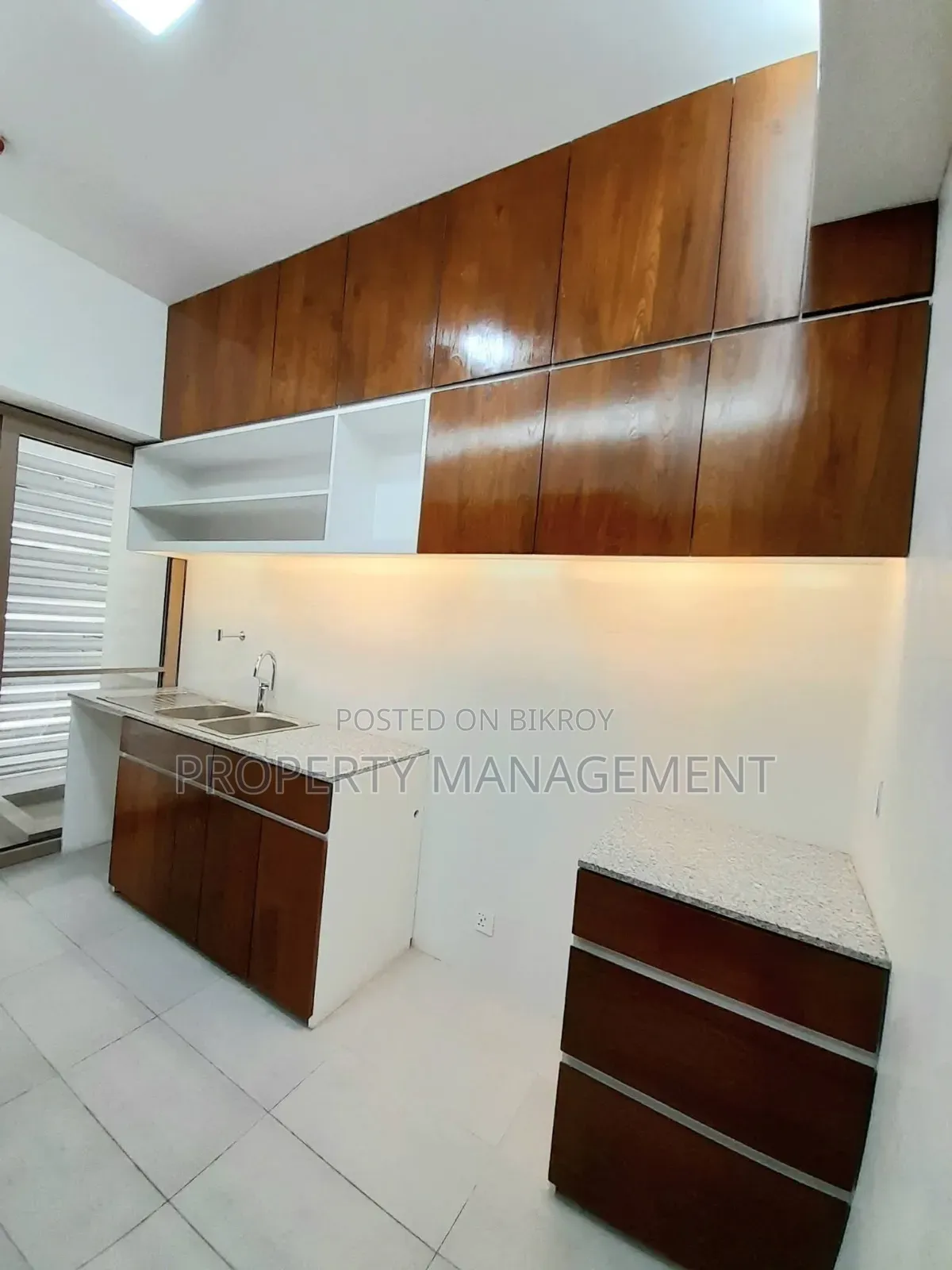 4 Bedroom Apartment in Baridhara for Rent