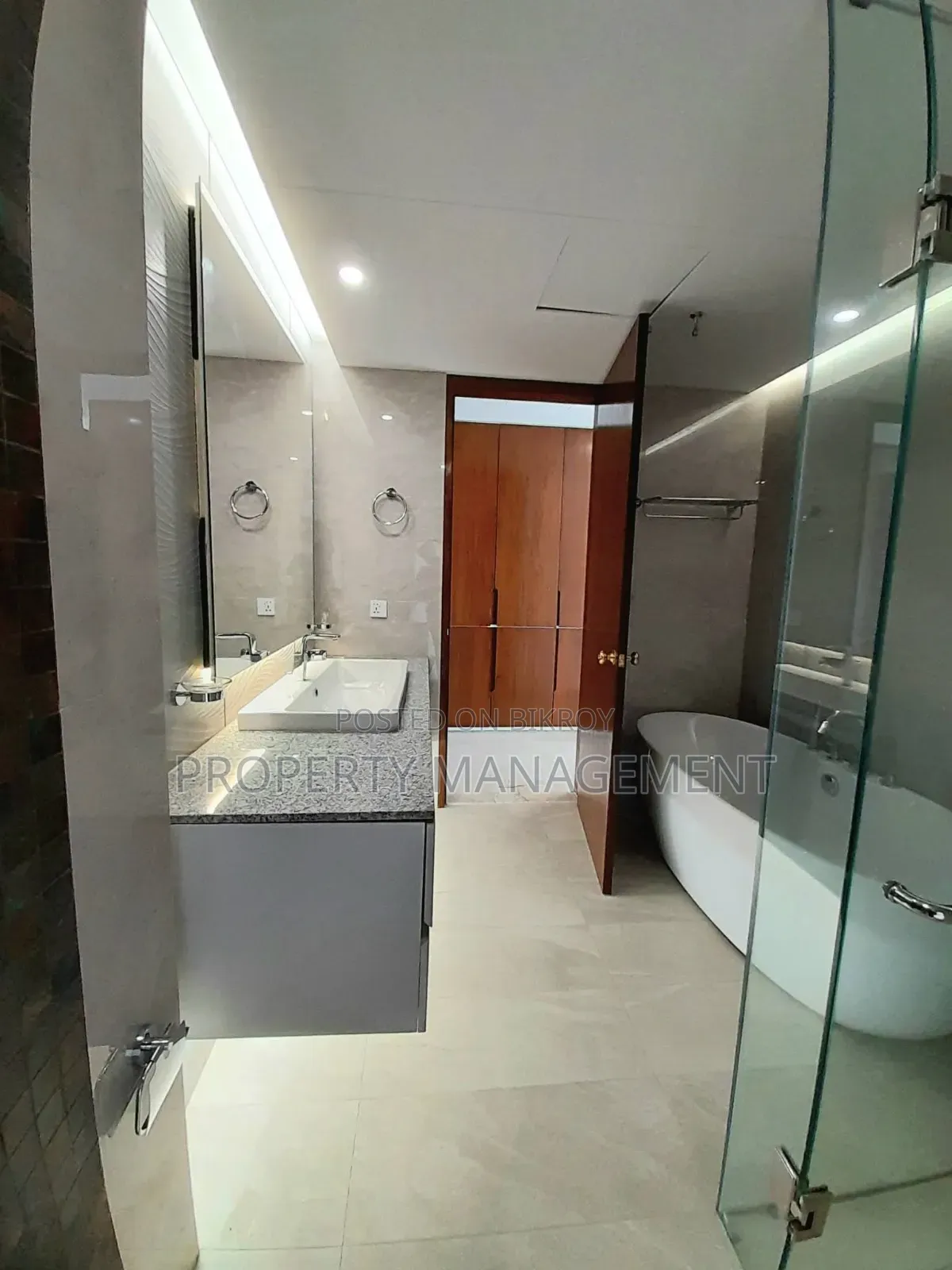 4 Bedroom Apartment in Baridhara for Rent