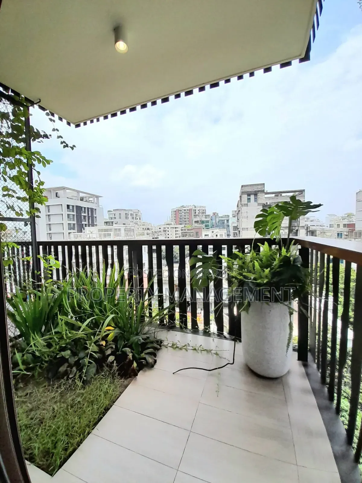 4 Bedroom Apartment in Baridhara for Rent