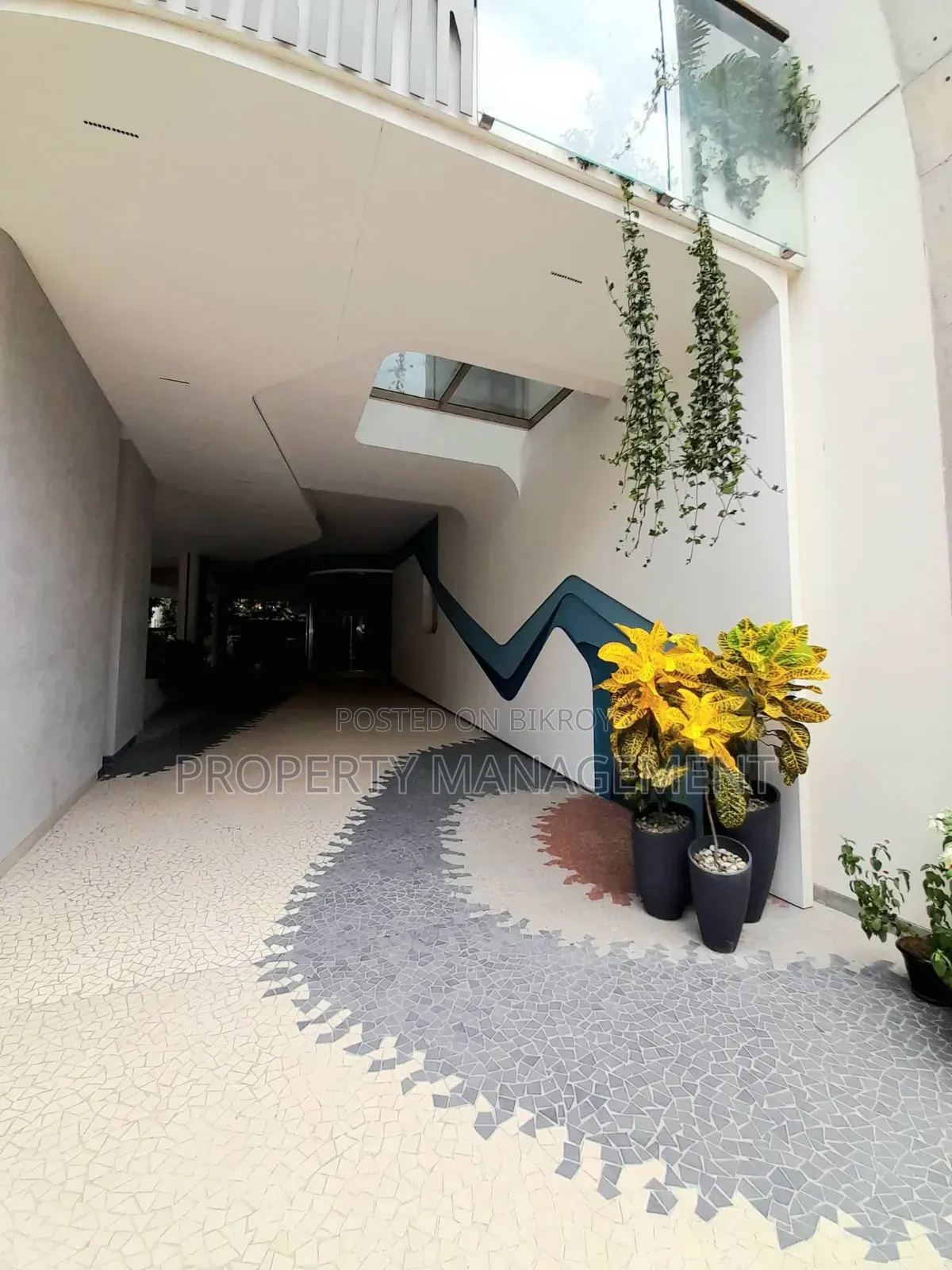 4 Bedroom Apartment in Baridhara for Rent