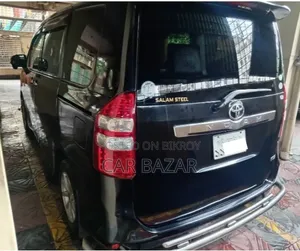 Toyota Noah 2.0 143hp FWD (8 Seater) 2013 Black