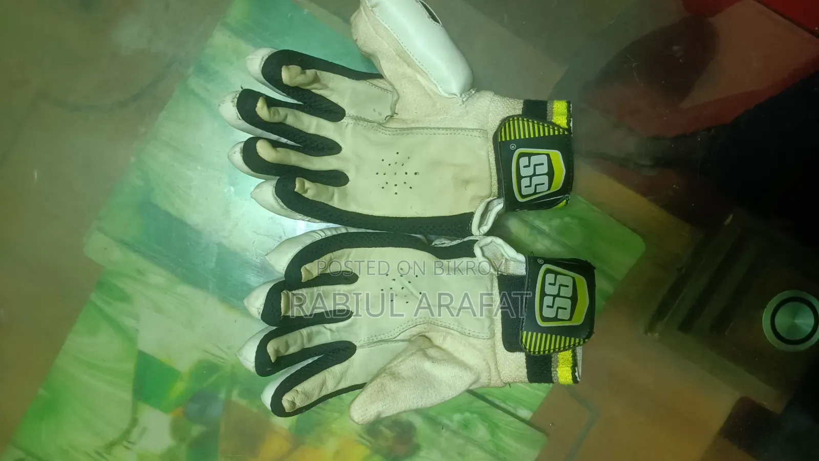 Cricket Gloves/Batting Gloves