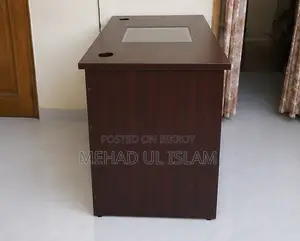 কাস্টমাইজ করে বানানো টেবিল