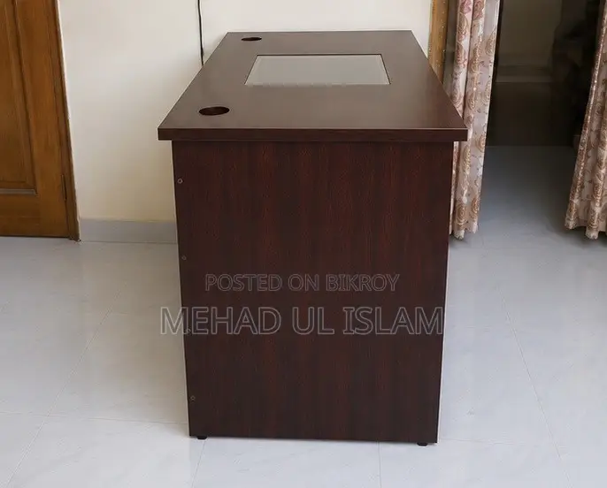 কাস্টমাইজ করে বানানো টেবিল