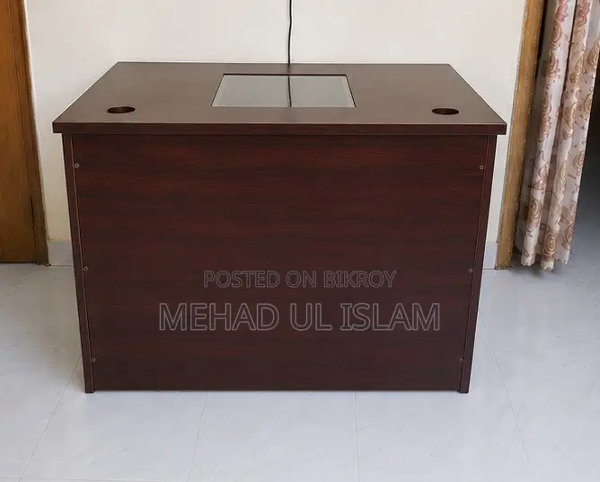 কাস্টমাইজ করে বানানো টেবিল