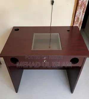 কাস্টমাইজ করে বানানো টেবিল