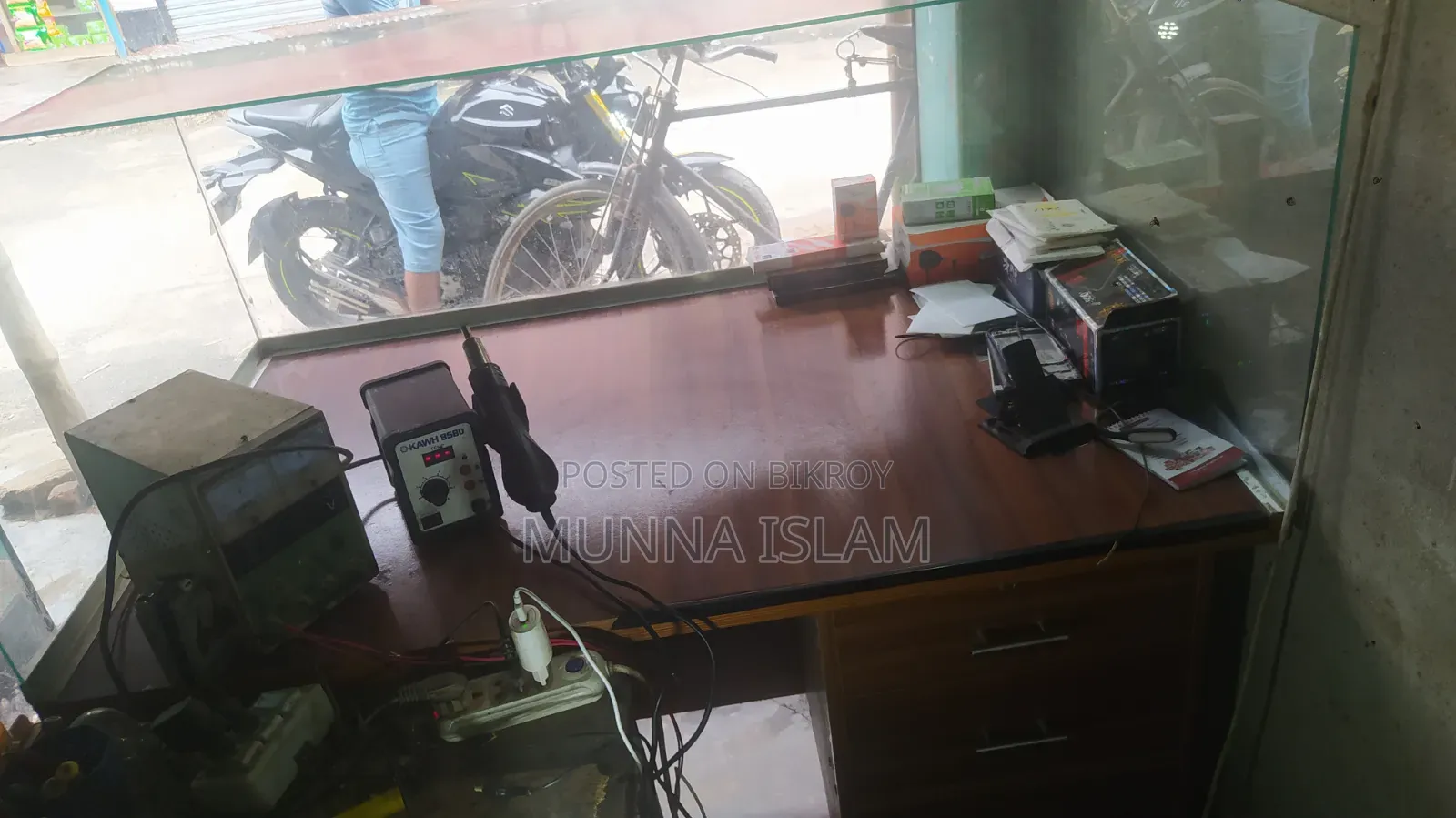 Office/Servicing Table