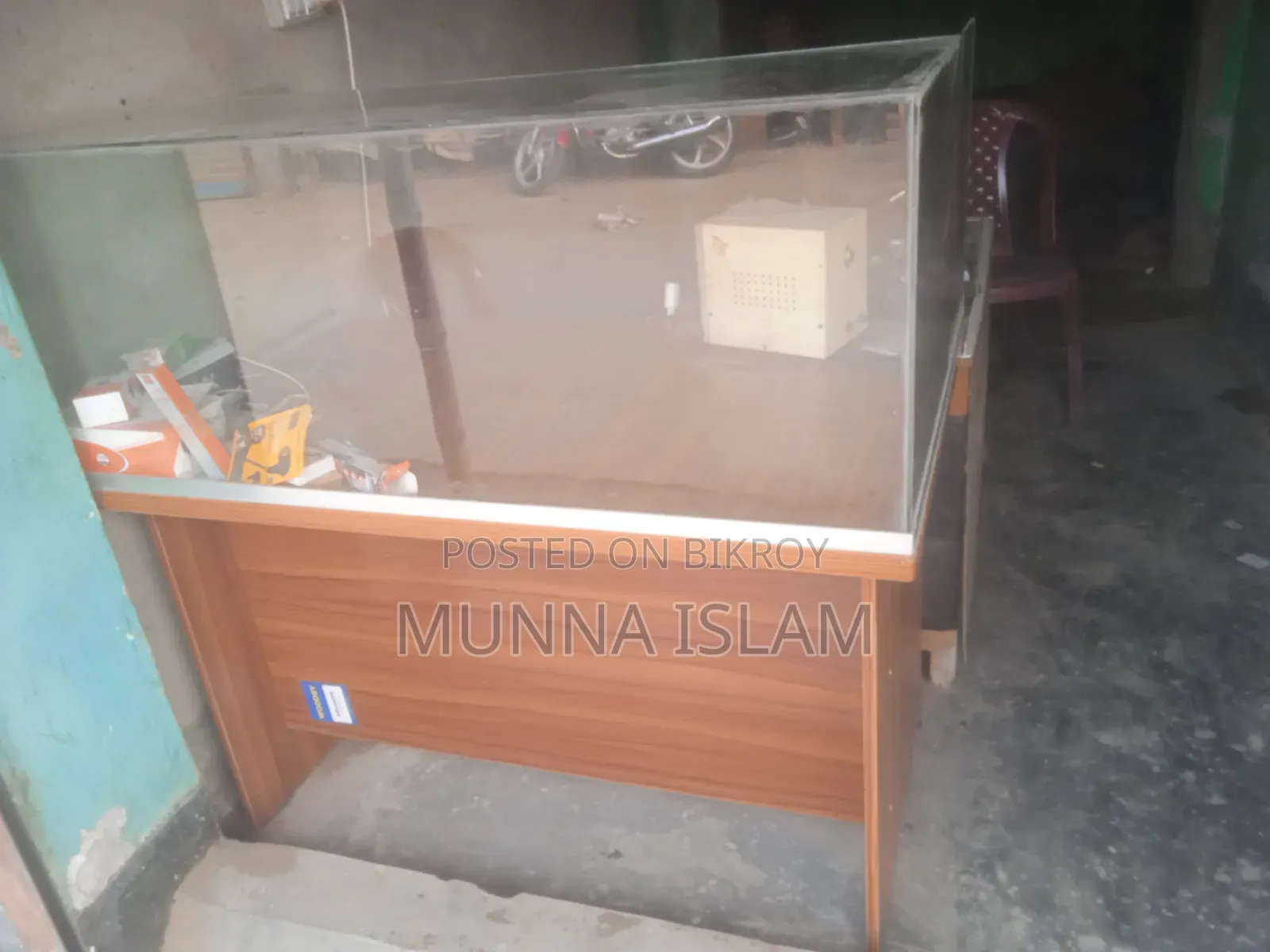 Office/Servicing Table