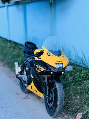 Suzuki GSX-R150 2022 Yellow
