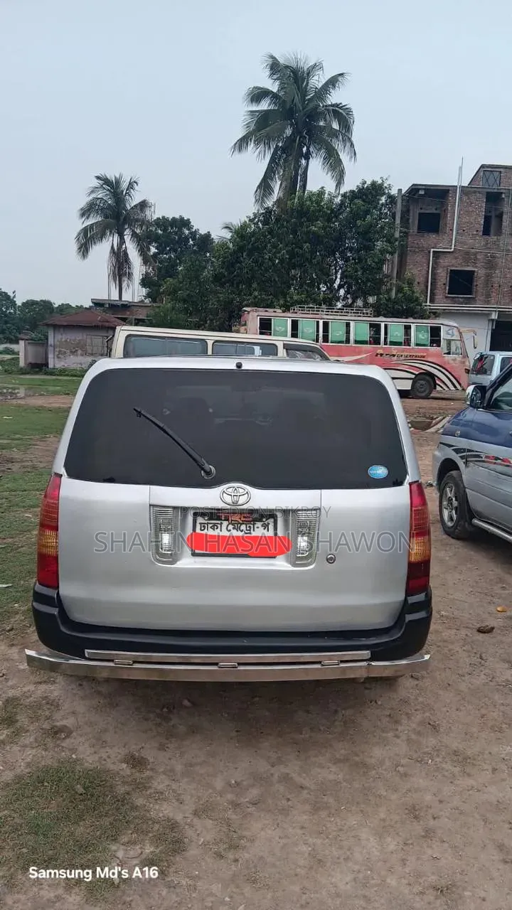 Toyota Succeed 2004 Silver
