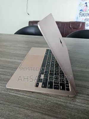 New Laptop Apple MacBook Pro 2020 8GB Intel Core 5 SSD 512GB