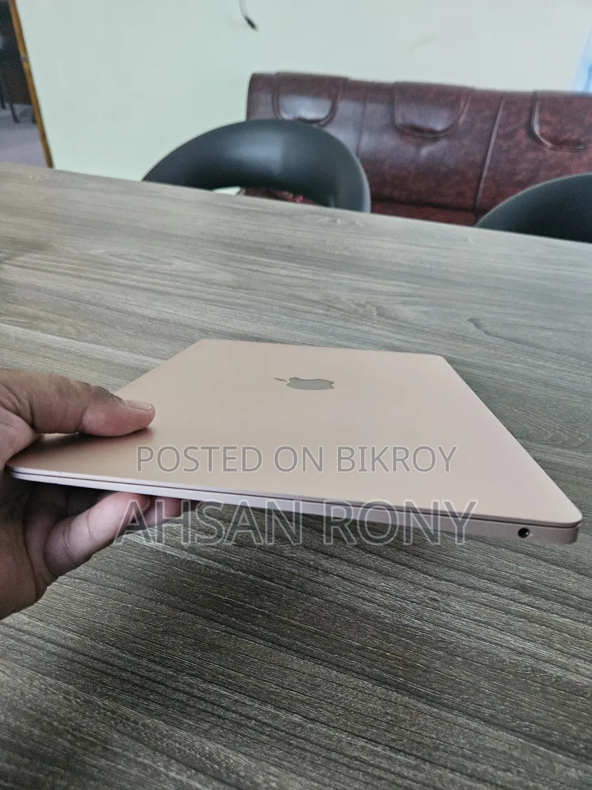 New Laptop Apple MacBook Pro 2020 8GB Intel Core 5 SSD 512GB