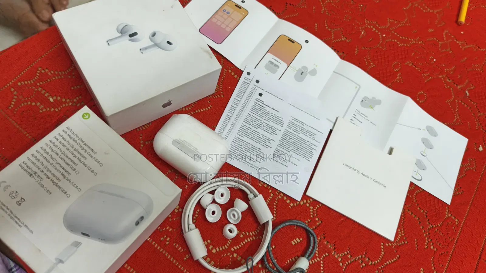 Apple AirPods Pro (2nd Generation) USB-C Charging Case